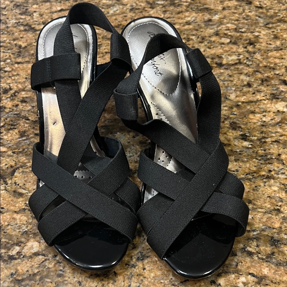 Dexflex Comfort Black Strappy Sandals